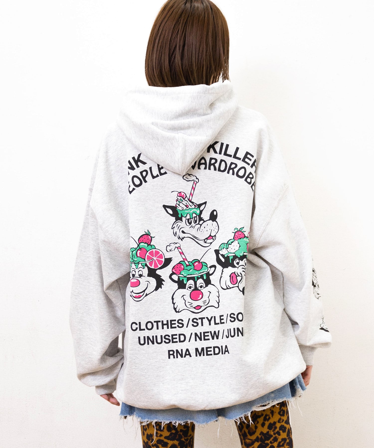 M2582 フローズンキャラパーカー