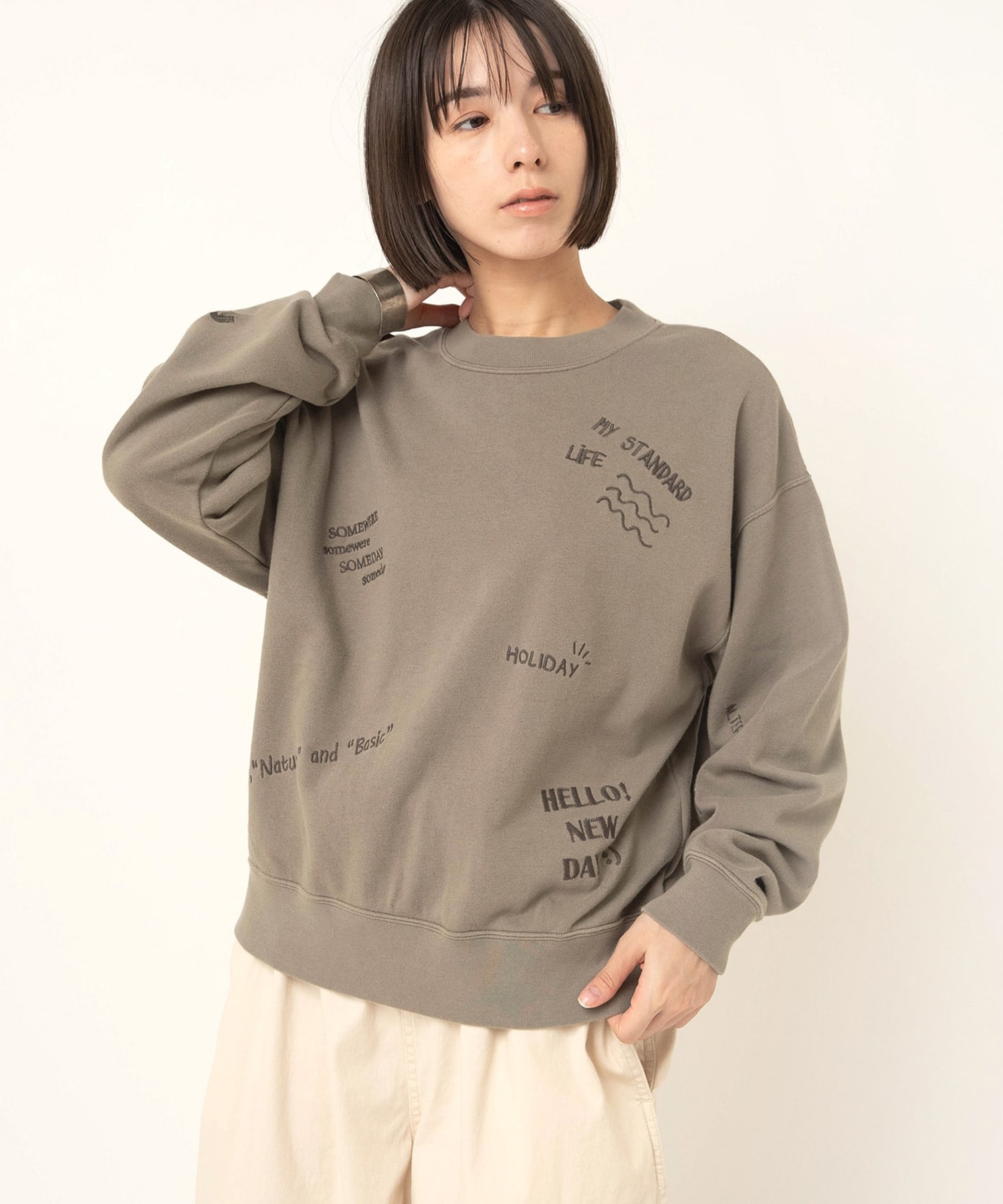 M2594 裏起毛パイル落書き刺繍スウェット