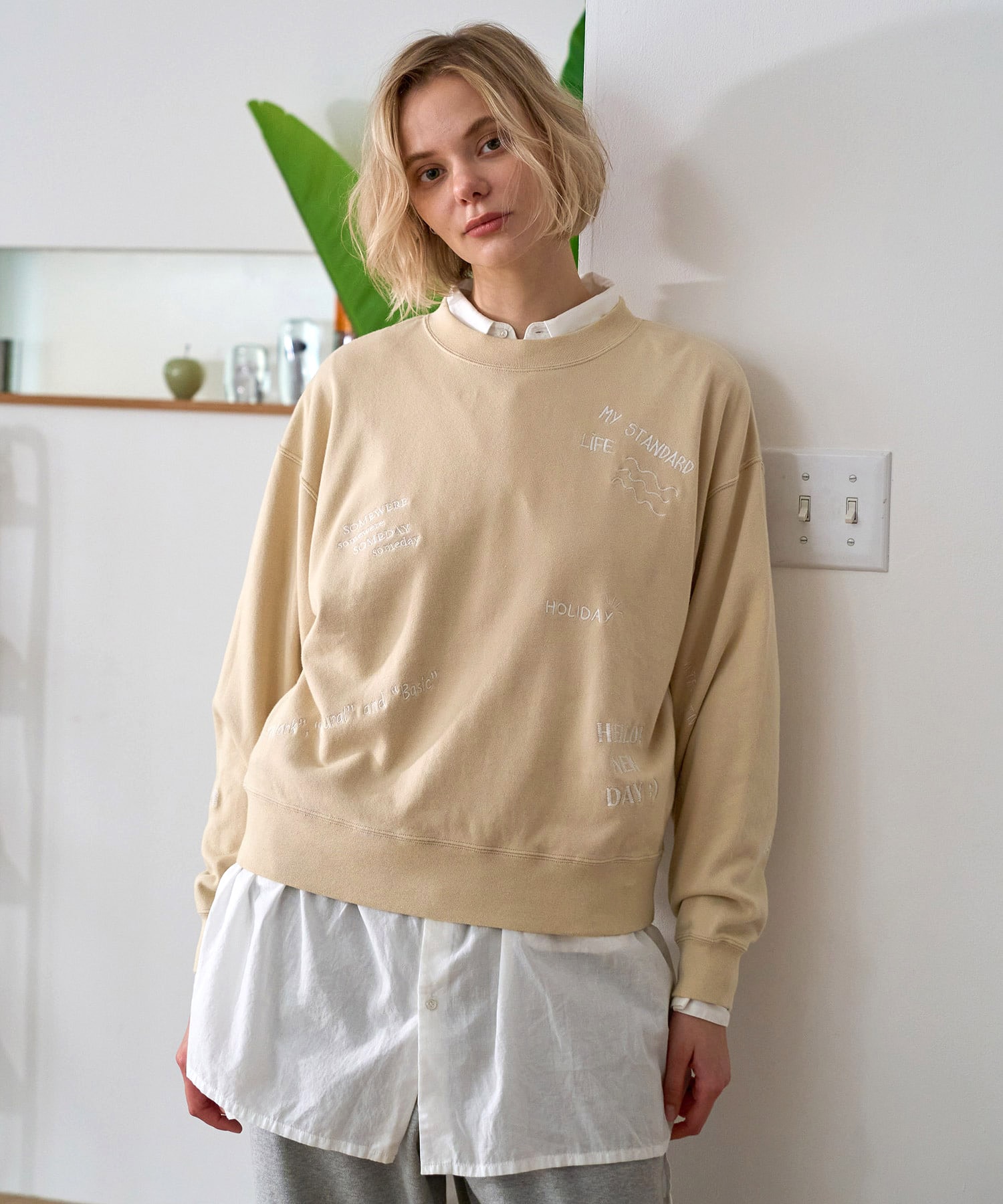 M2594 裏起毛パイル落書き刺繍スウェット