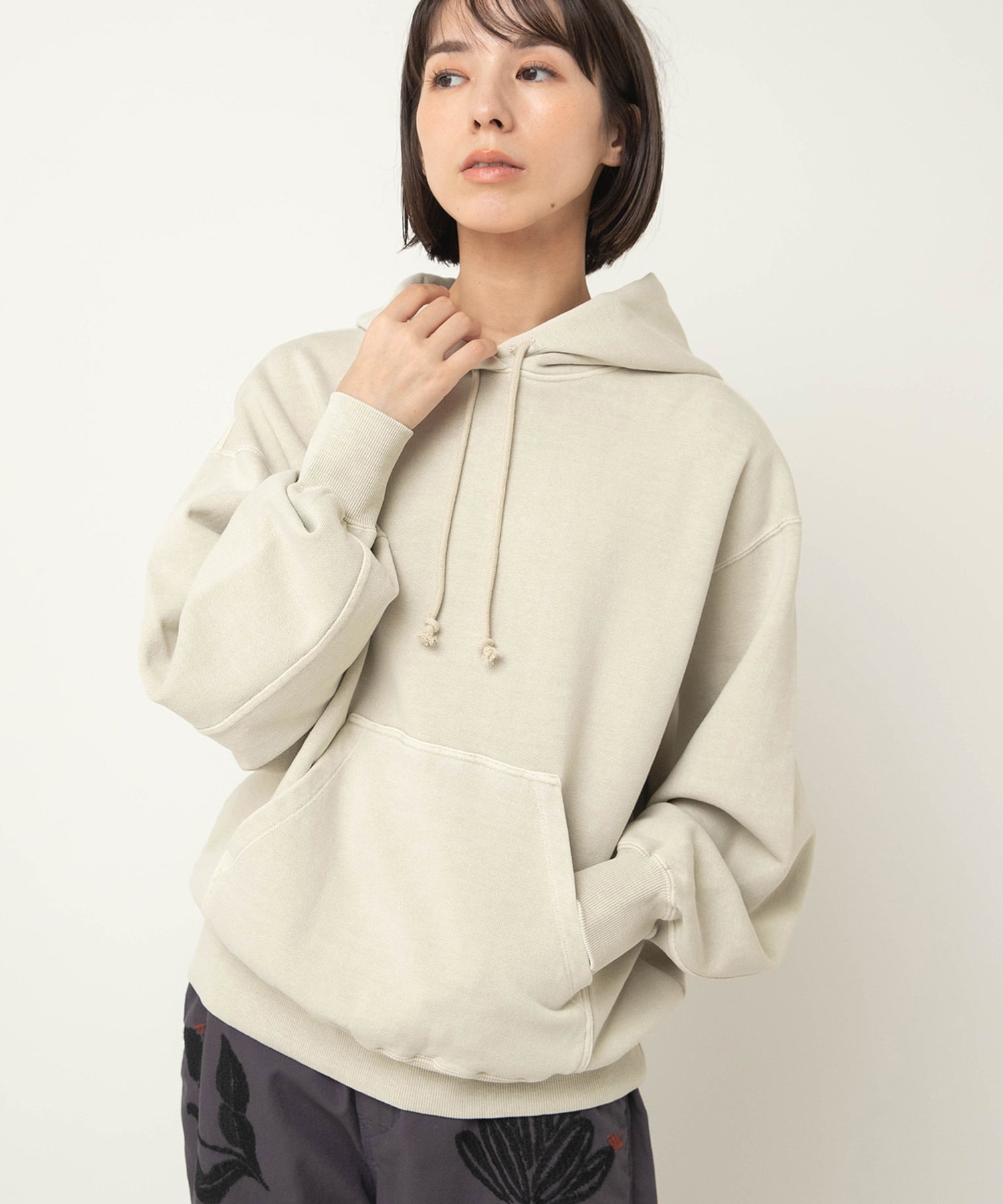 M2607 トンプキンピグメントフーディー