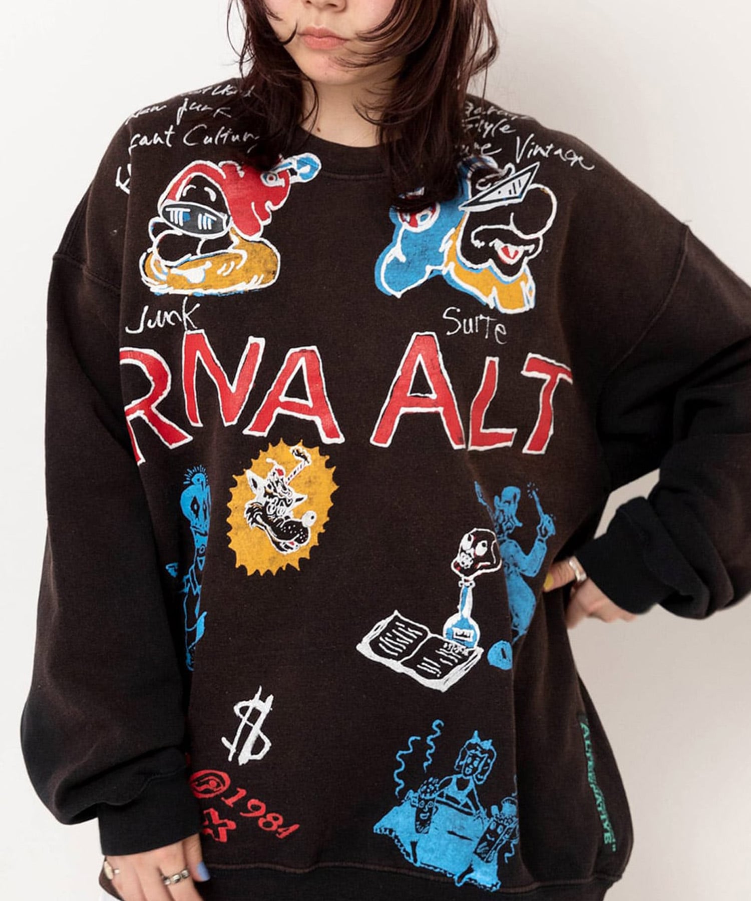 M2639 ジャンクキャラWASH OUTトレーナー