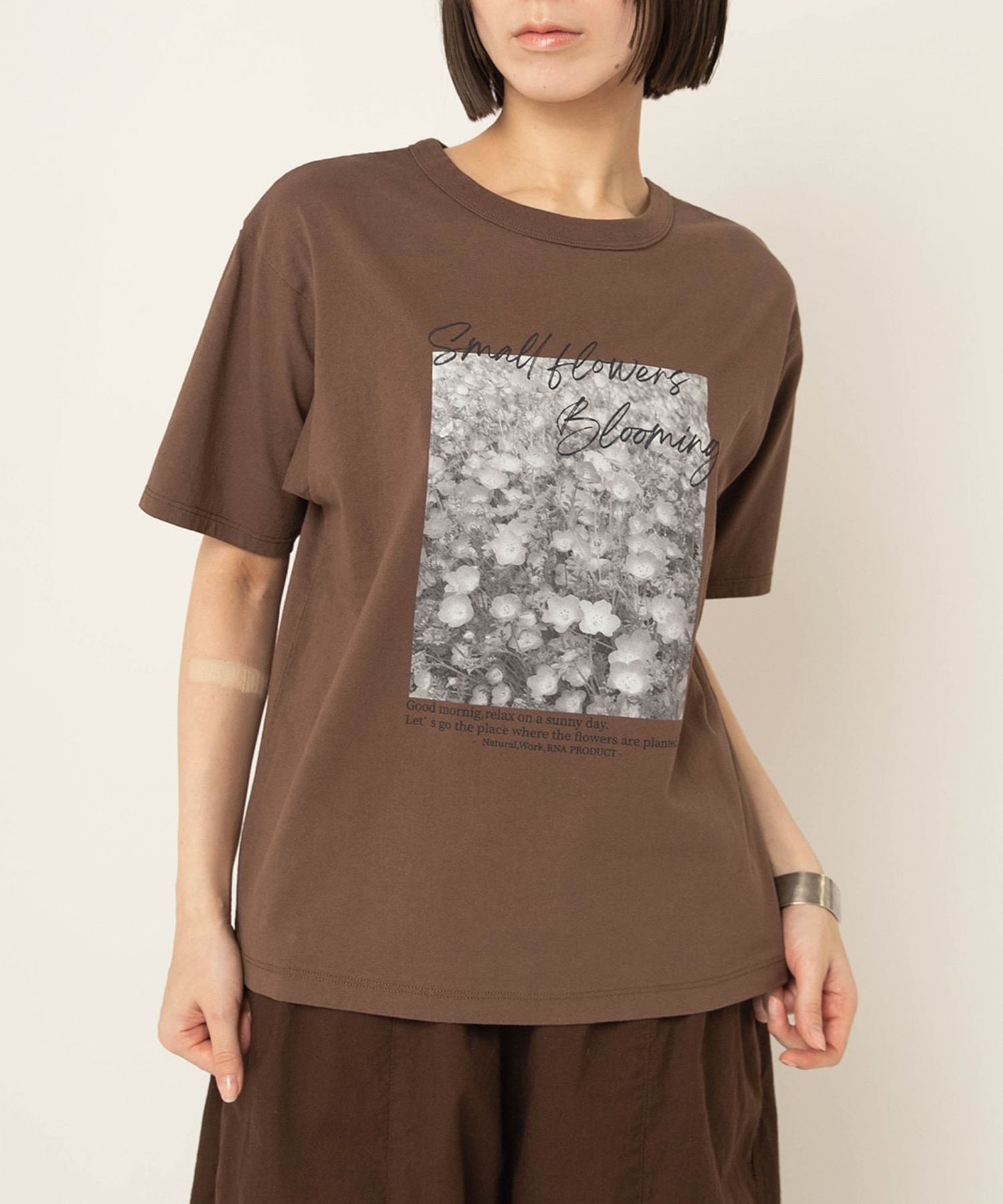 M2648 small flower フォトT