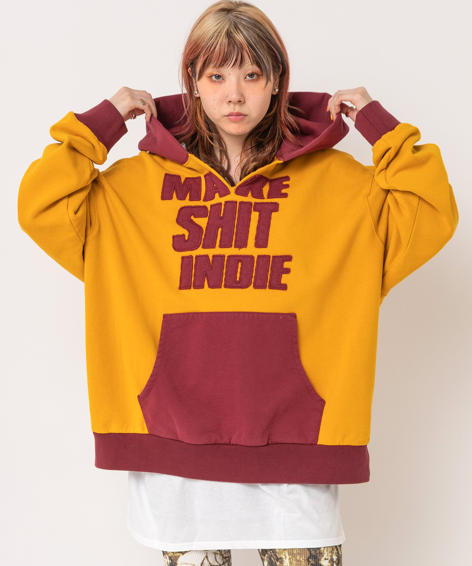 【10月下旬納期】M2758 アップリケレタードバイカラーフーディー
