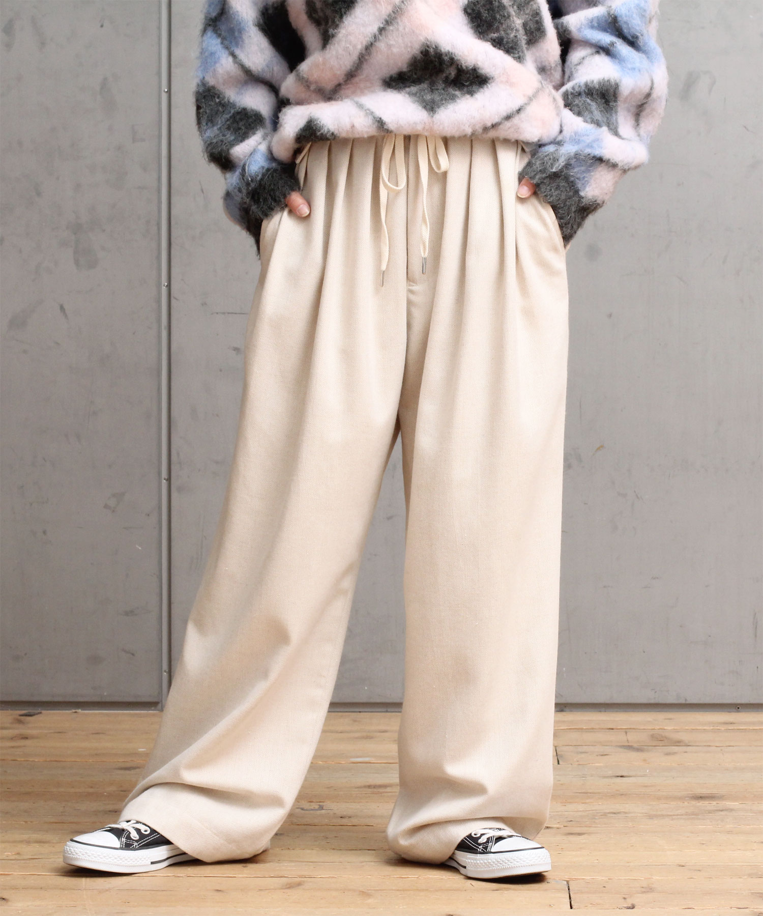 R3671 サイドベルトタックパンツ