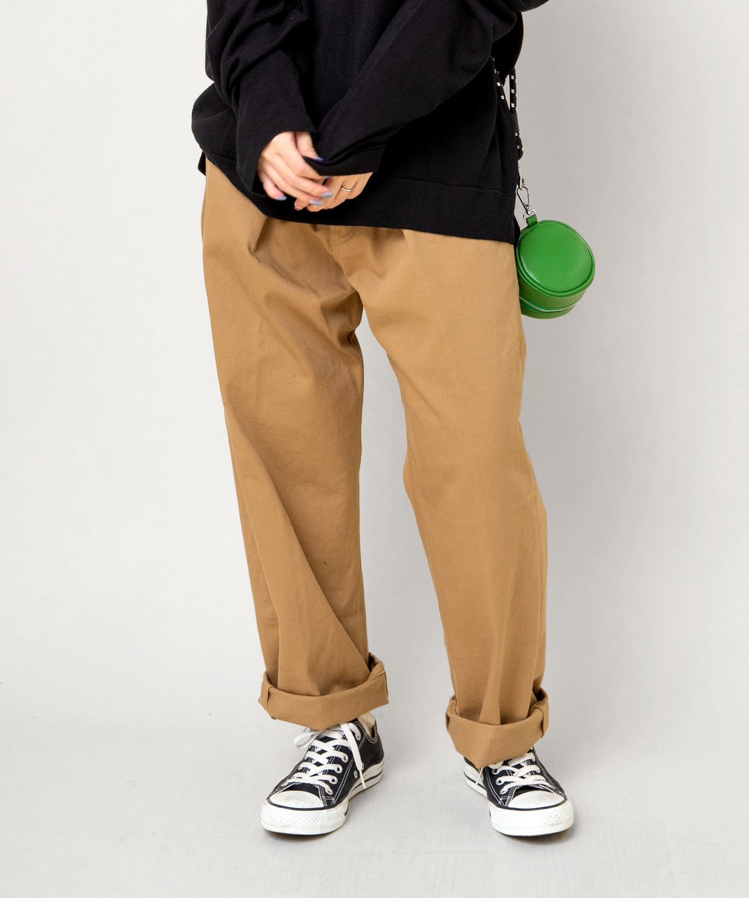 R3901 タックジーンズ