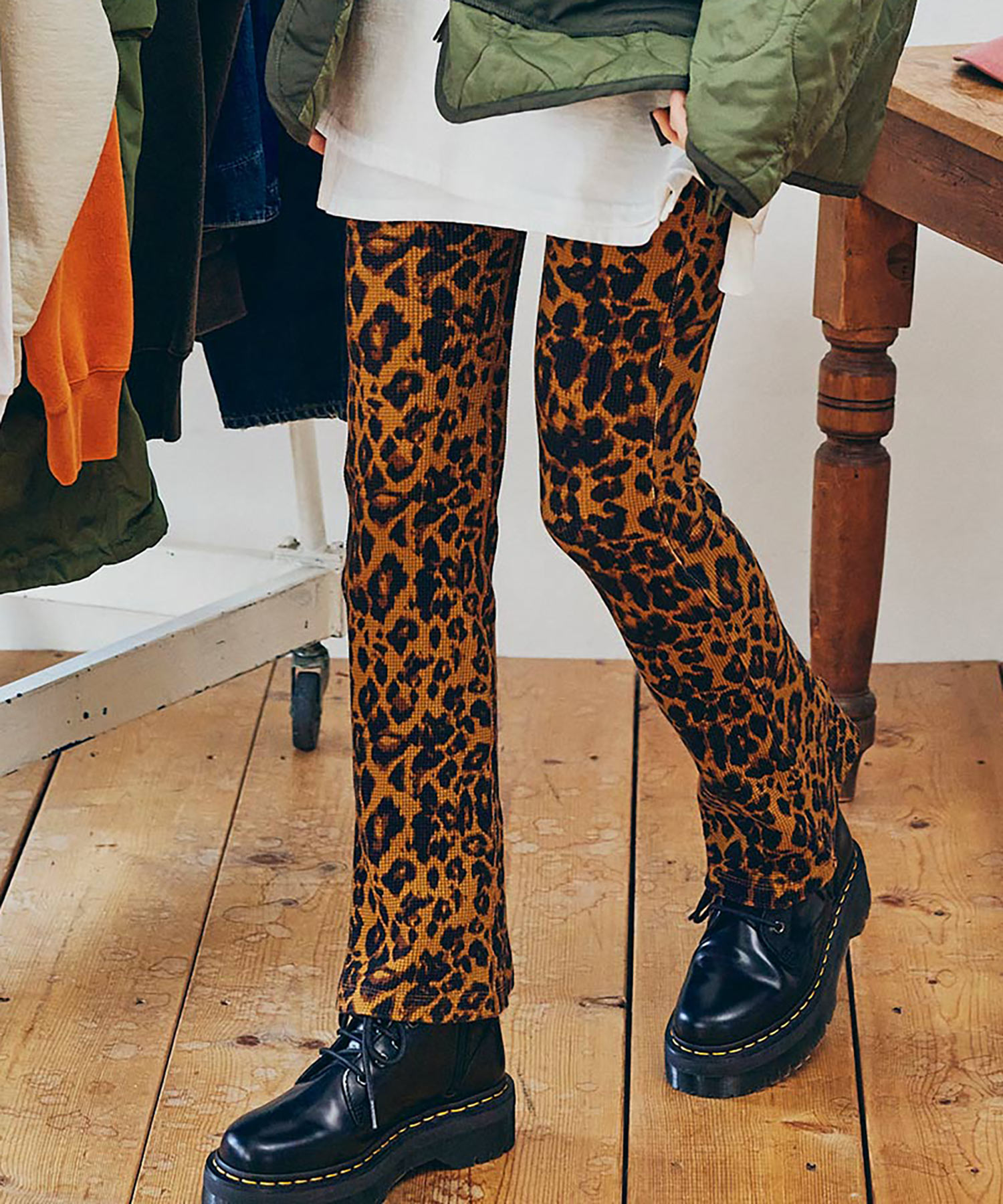 【1月中旬納期】R4043 ストレッチワッフルフレアパンツ