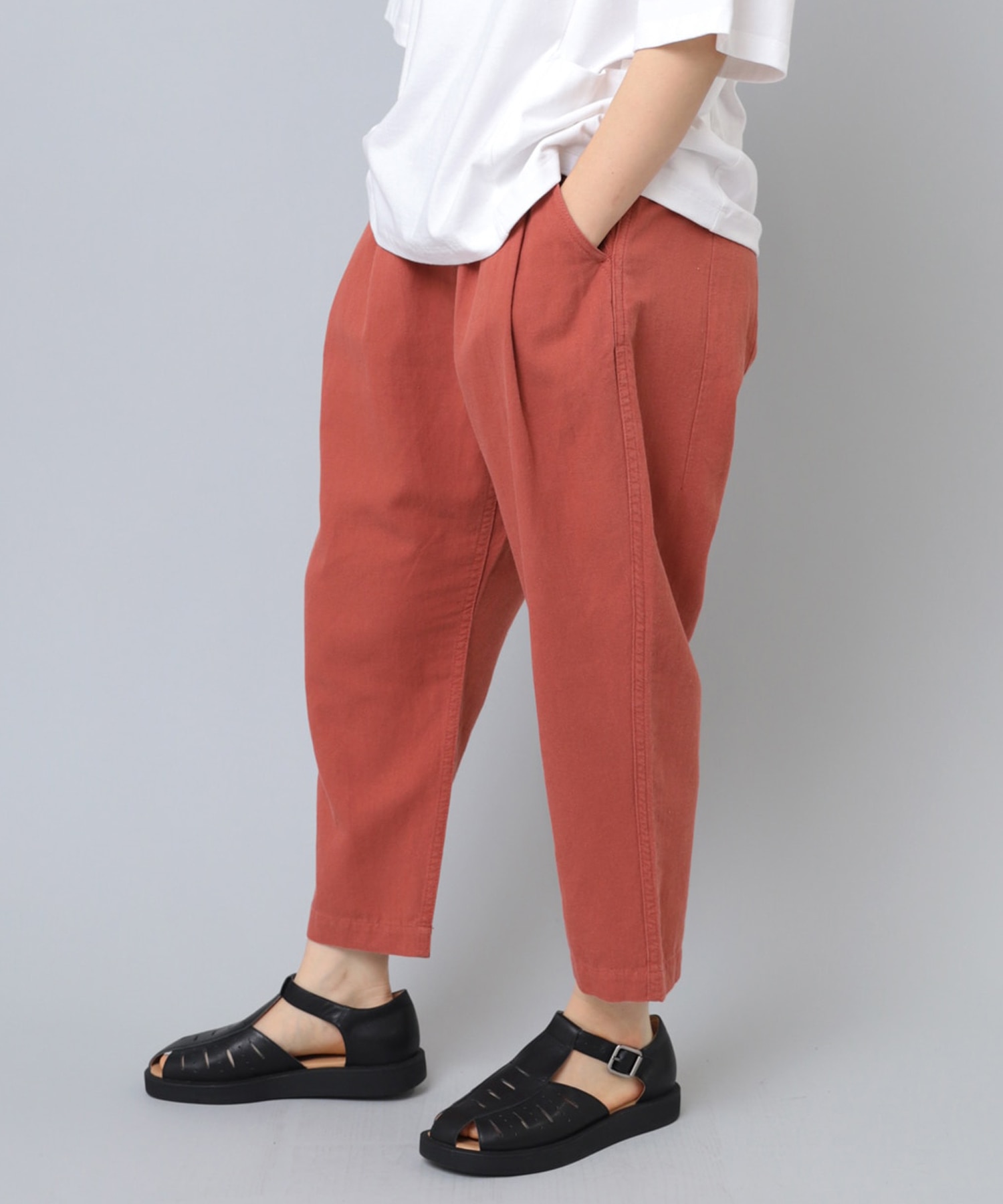 R4206 C/リネンのクロップドサマーパンツ