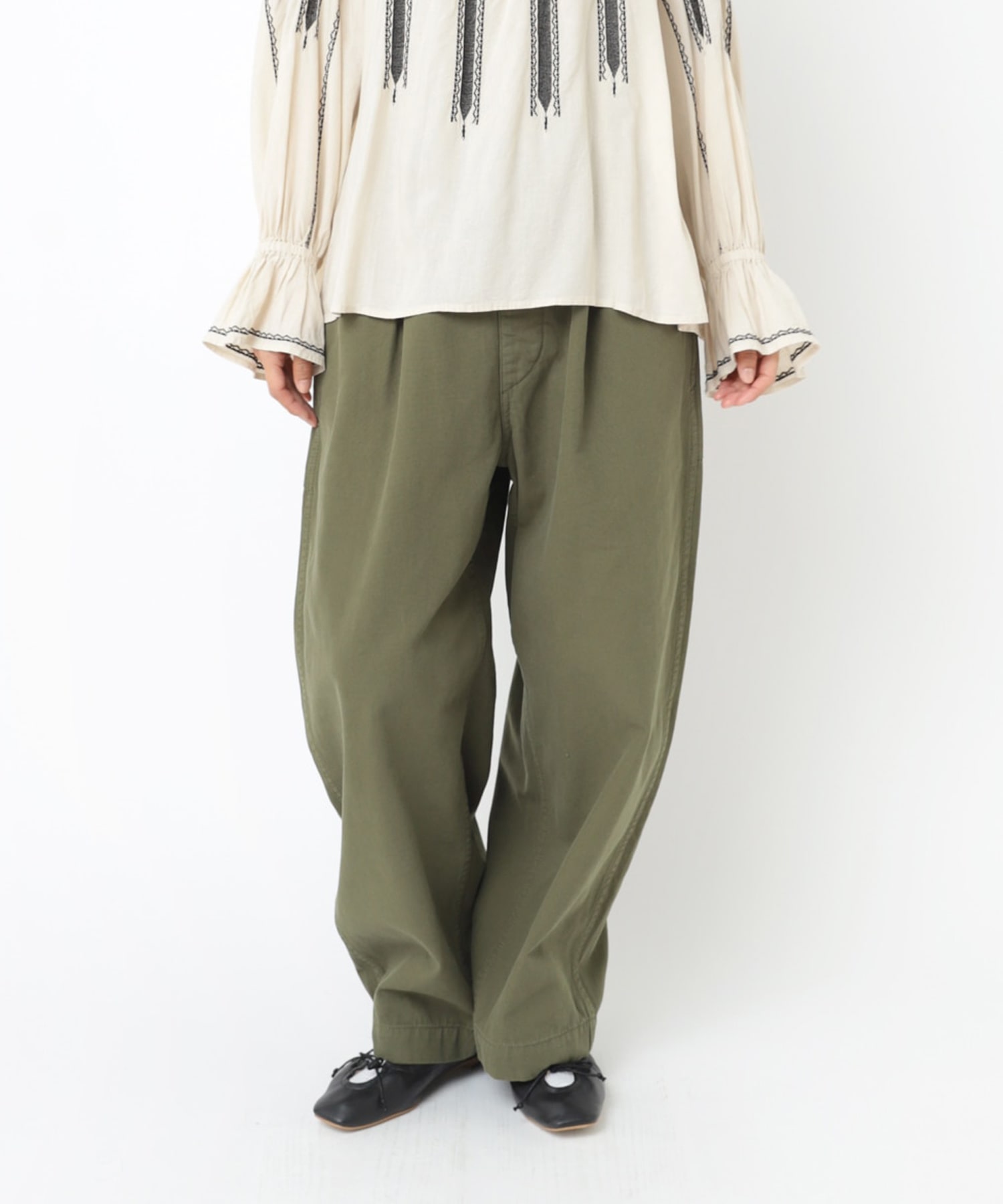 R4236 ワイドストレートのイージーアトリエパンツ