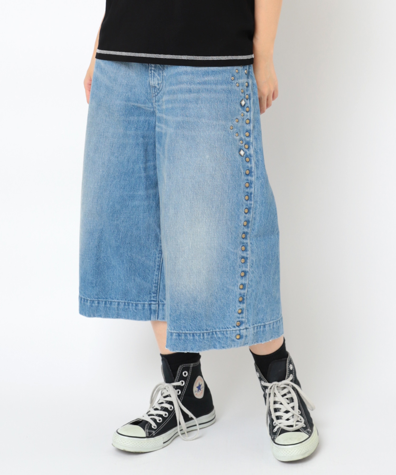 R4378 スタッズラインルーズカットレングスパンツ