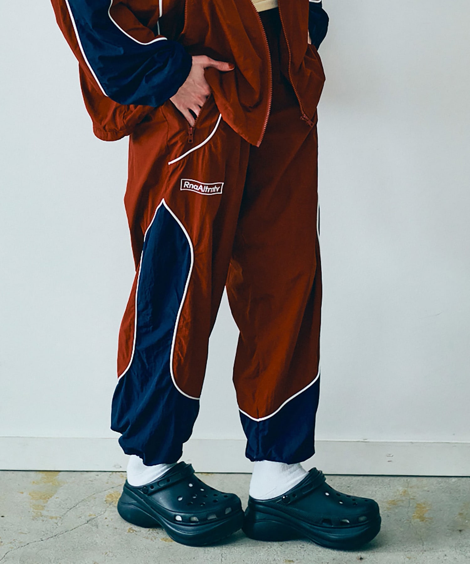 R4382 バイカラートラックパンツ