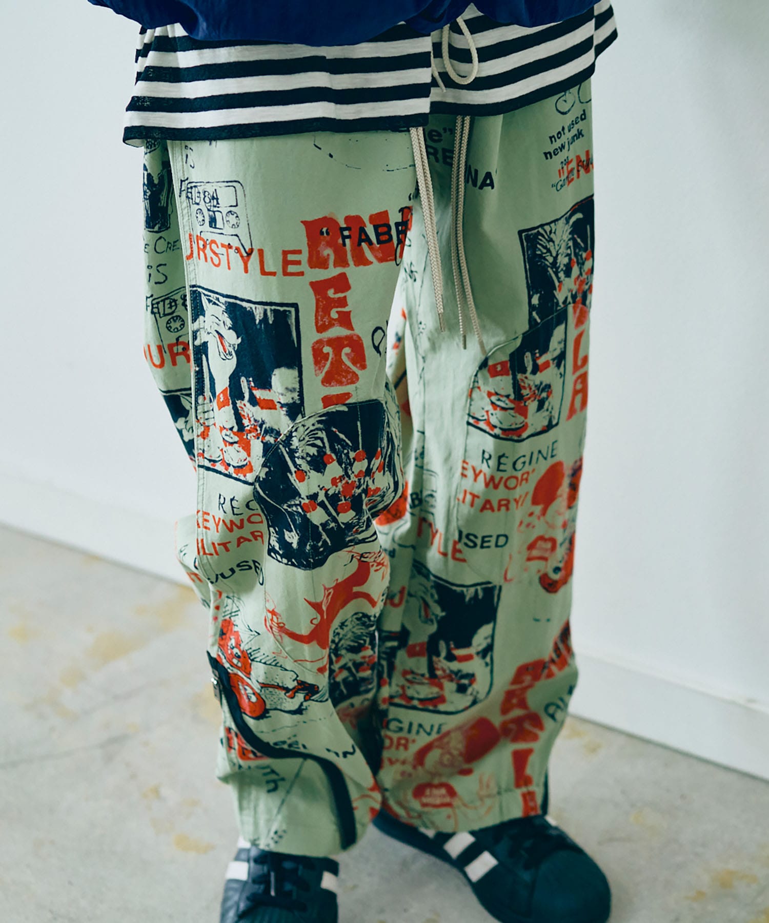 R4383 ENJOY プリントZIPパンツ