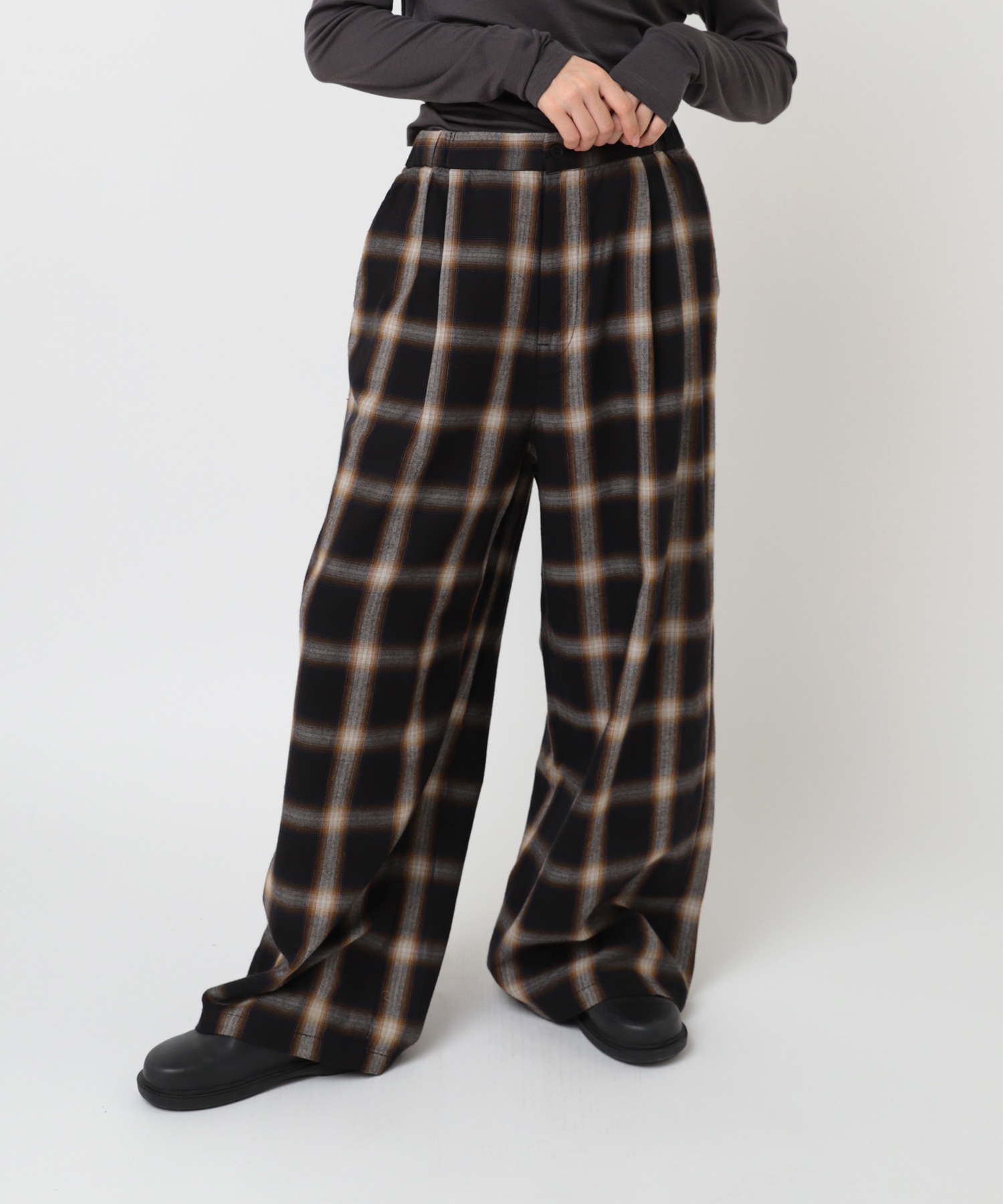 R4386 オンブレーチェックバギーパンツ