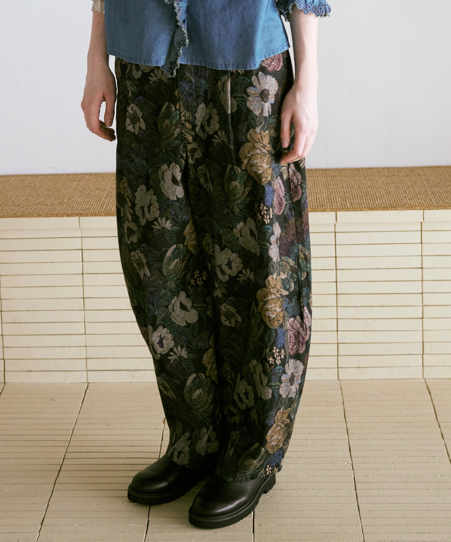 R4394 フラワープリントビエラパンツ