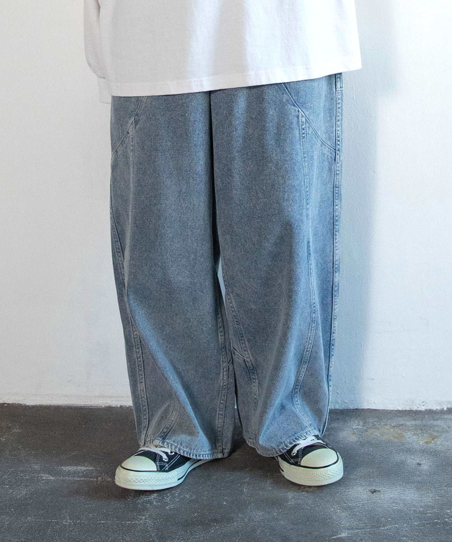 【2月上旬納期】R4421 柔らかデニムのケミカルバギーパンツ