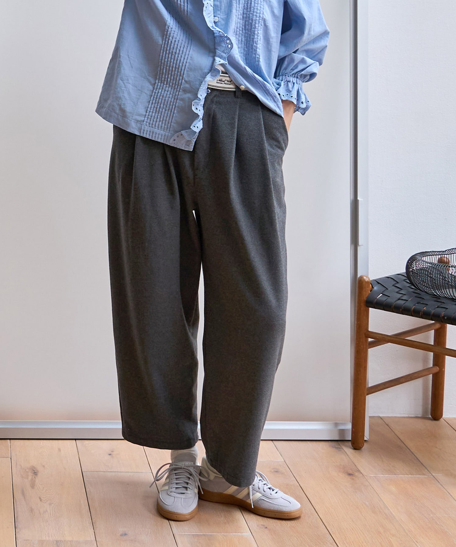 R4423 Nロゴベルトタックパンツ