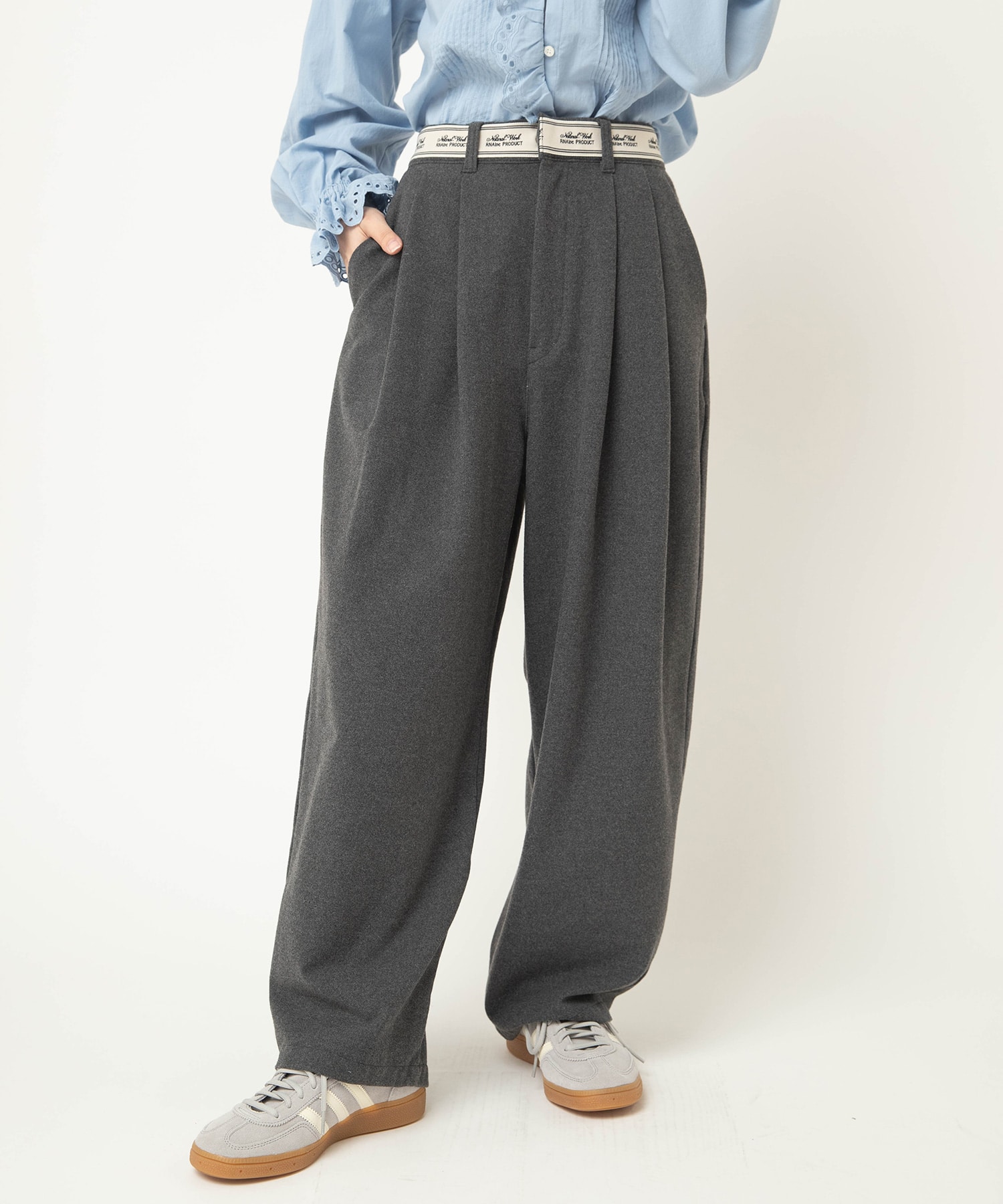 R4423 Nロゴベルトタックパンツ