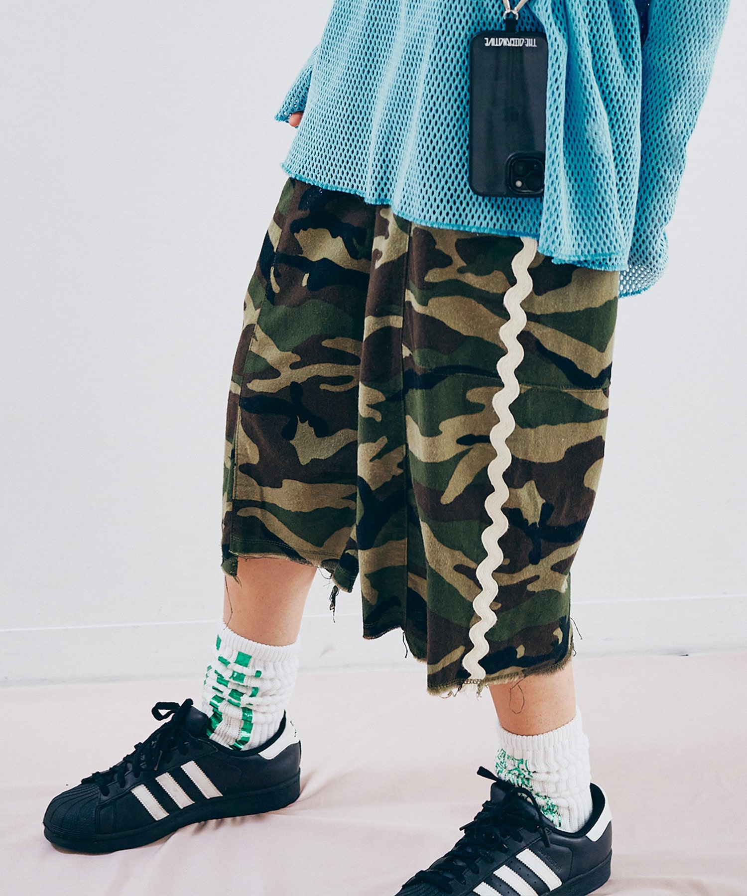 R4440 ウェービーテープクロップドパンツ