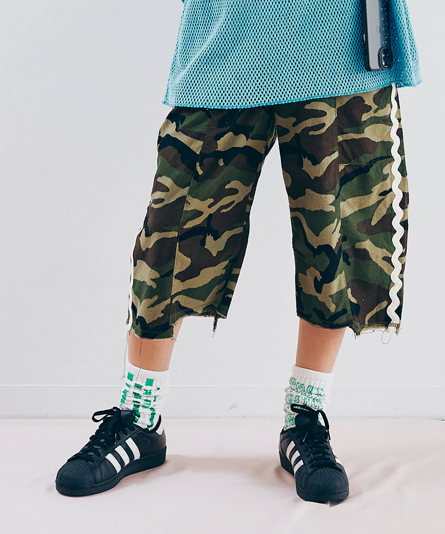 【3月中旬納期】R4440 ウェービーテープクロップドパンツ