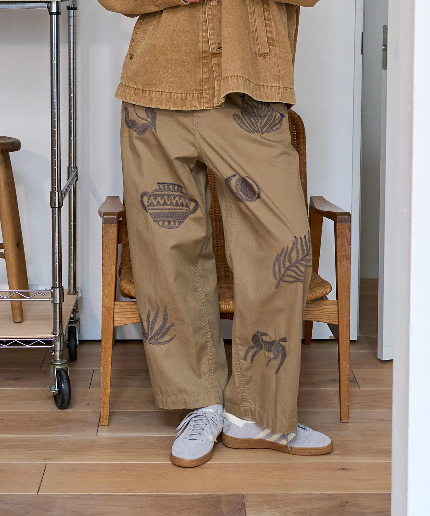 R4444 エンブロイダリーパンツ