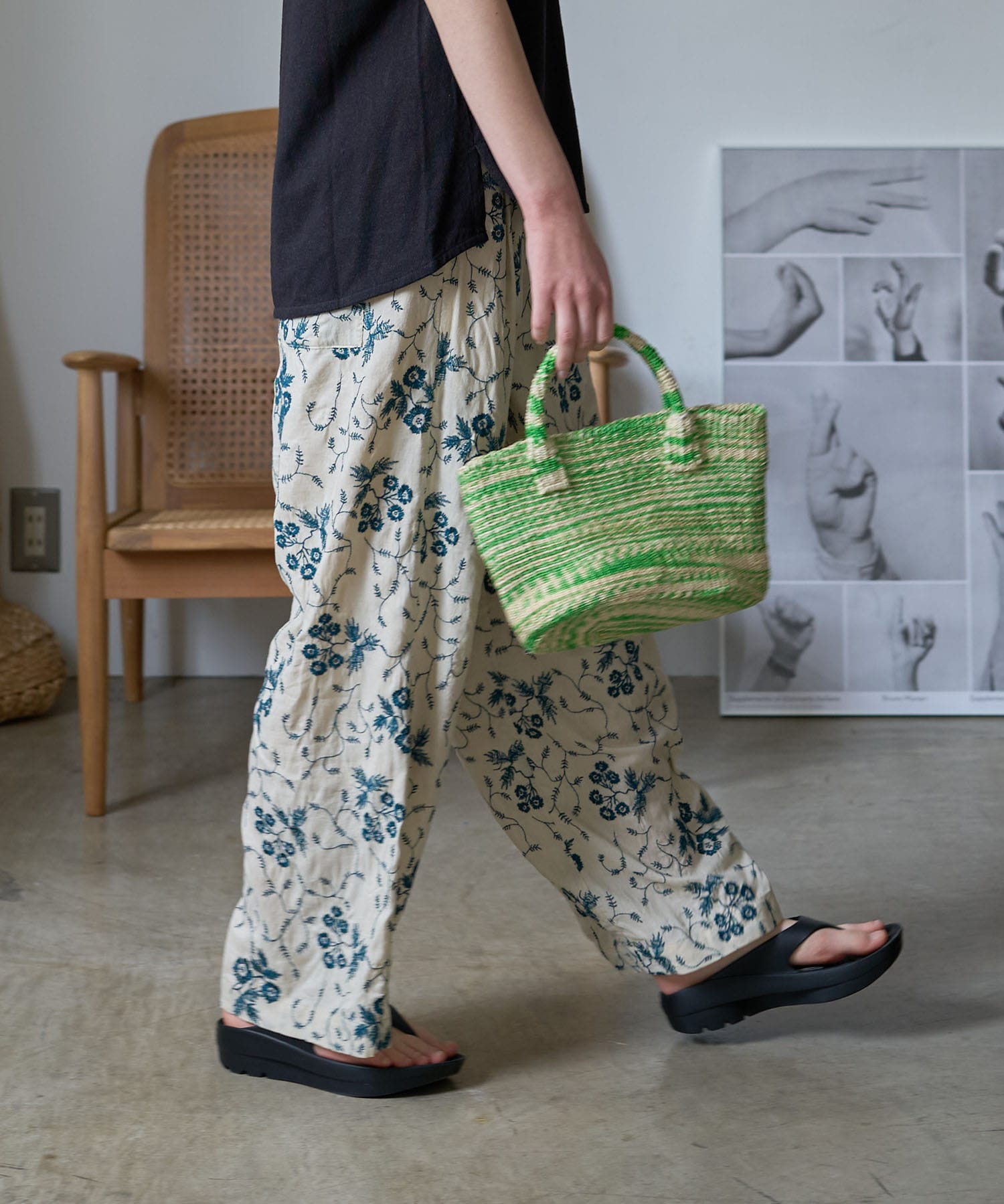 【6月上旬納期】R4461 ボタニカル刺繍パンツ