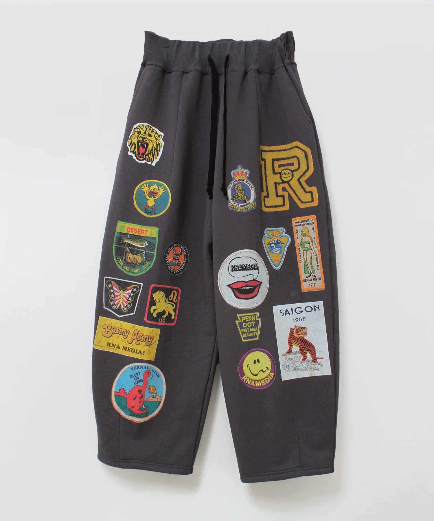 【11月下旬納期】R4538 JUNKワッペンプリントパンツ